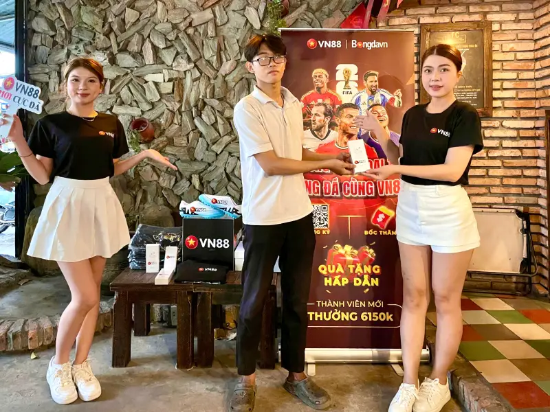 Toàn Cảnh Offline VN88 "Đại Tiệc Bóng Đá" - Phát Quà Mỏi Tay Ngày 17/5 Không Khí "Cháy" Máy Cùng Dàn PG Khét Lẹt